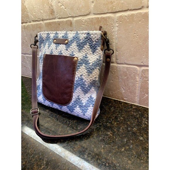 Myra Bag Women's Supple Shoulder Bag Like New - Picture 3 of 9